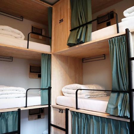 The Bee Hostel Amszterdam Kültér fotó
