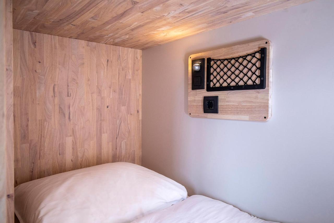 The Bee Hostel Amszterdam Kültér fotó